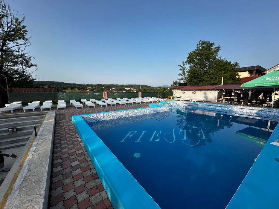 Продається база відпочинку - 2 готелі, кафе та басейн