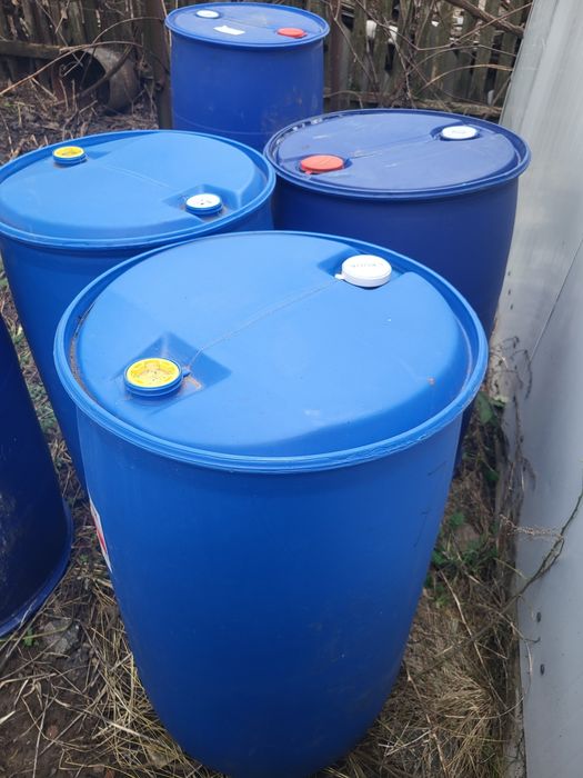 Єврокуб і бочки пластикові