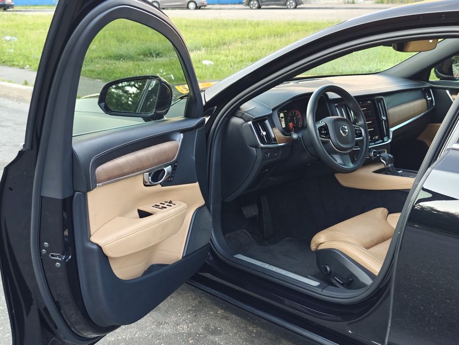 Volvo s90 inscription