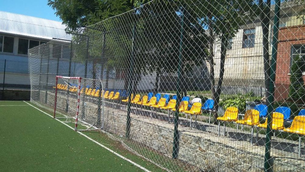 Сетка капронова для огородження футбольних полів