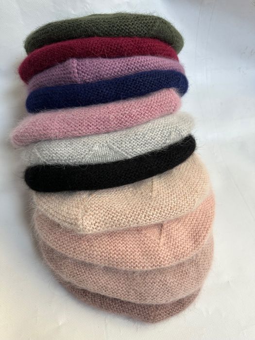 Жіночий ангоровий берет