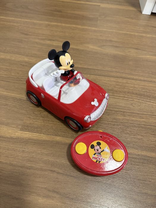 Carro Mickey de controle remoto