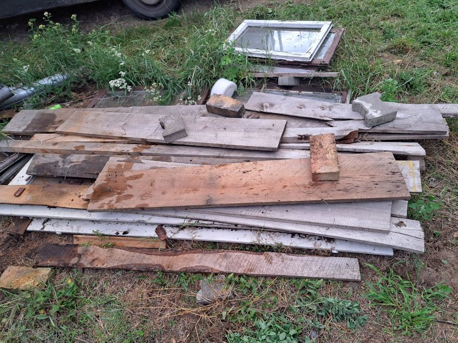 Sprzedam deski. Oddam rynny i okna