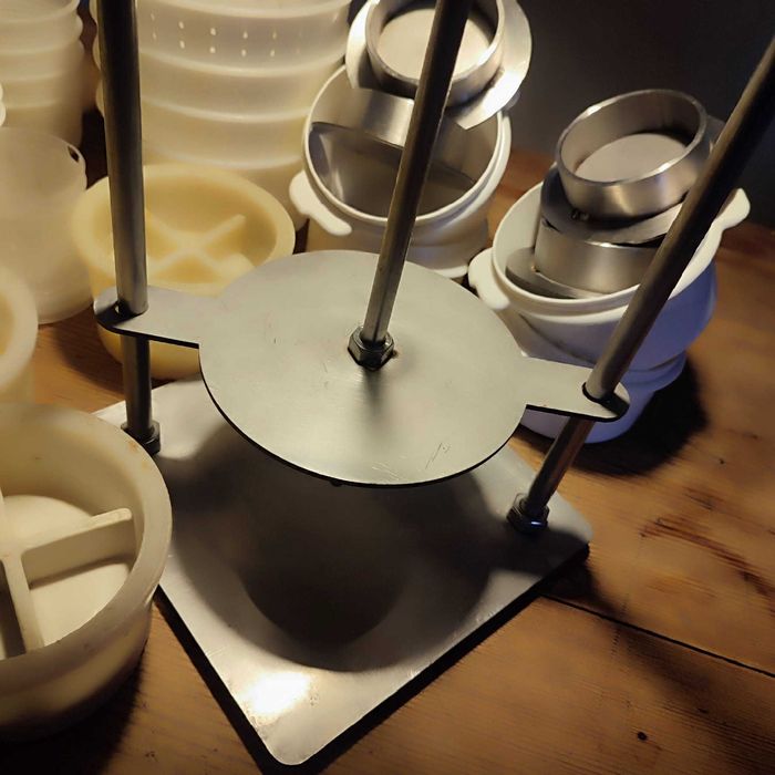 formy foremki do serów, prasa do serów