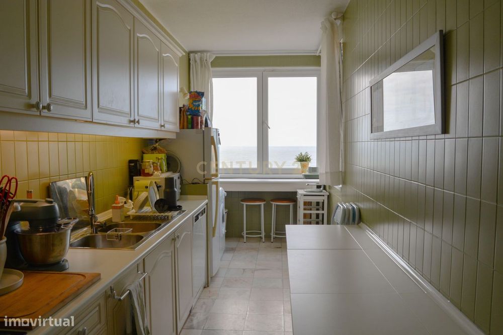T2 Mobilado com Vista Mar | Guia de Cascais