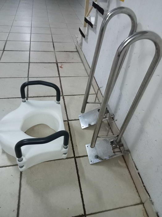 Apoios ortopédicos para casa de banho