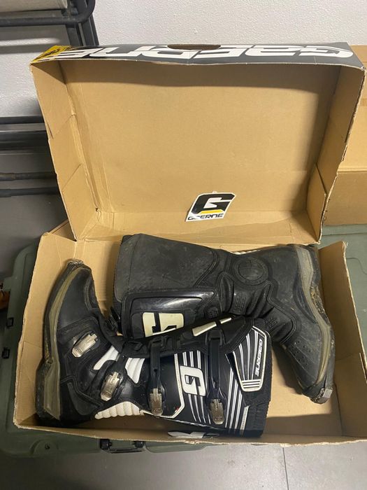 Botas Moto marca Gaerne 43 em otimo estado