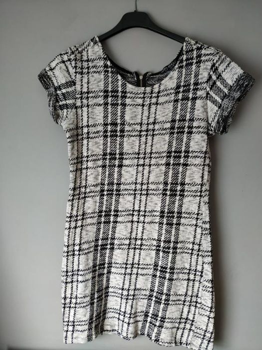 Sukienka w czarno białą kratkę 36/38