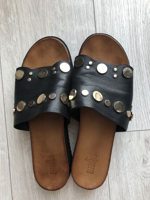 Шкіряні шльопанці