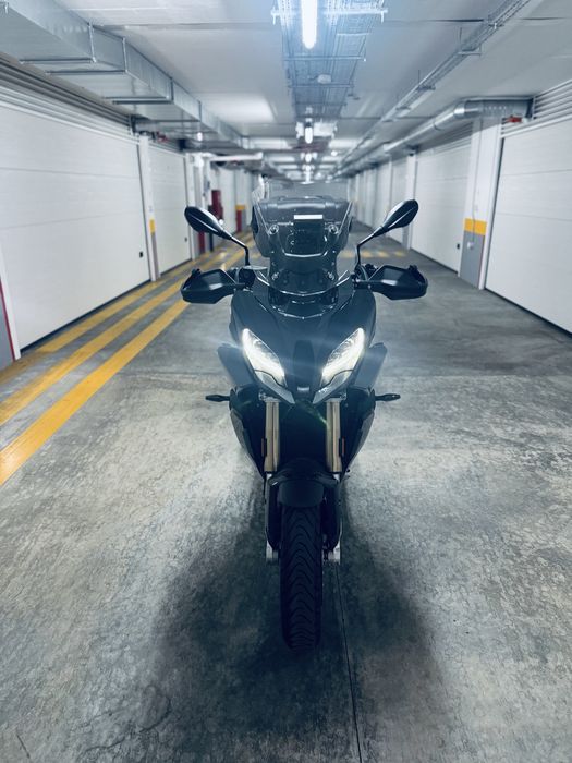 BMW S1000 XR Triple Black