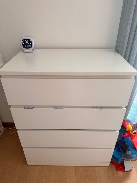 Comoda IKEA MALM 4 gavetas 100x80x50