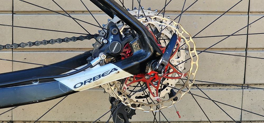 Bicicleta BTT Orbea Alma (carbono)