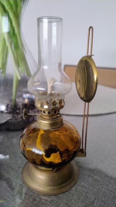 Mosiężna lampka naftowa