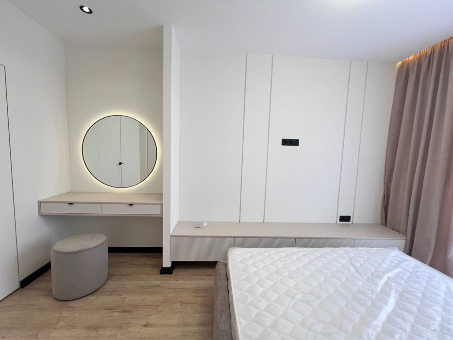 ТОПОВА євроТРІЙКА в районі центру повністю укомплектована