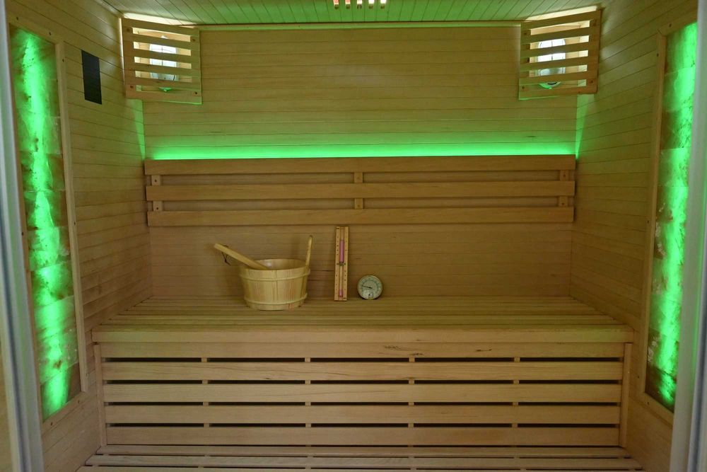 Sauna Fińska Modern 420 LED Ściana solna (8kW)