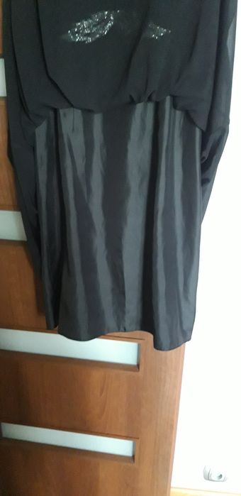 Elegancka sukienka w idealnym stanie