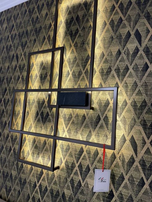 Продам люстры и торшеры ,полки с подсветкой производства Италия