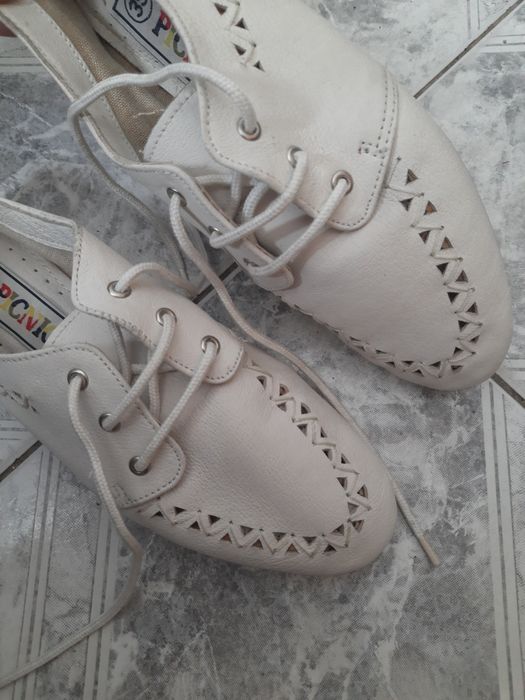 Picnic białe półbuty ażurowe na poduszce 39