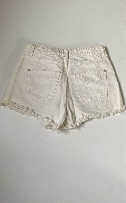 Reserved białe szorty jeansowe 34
