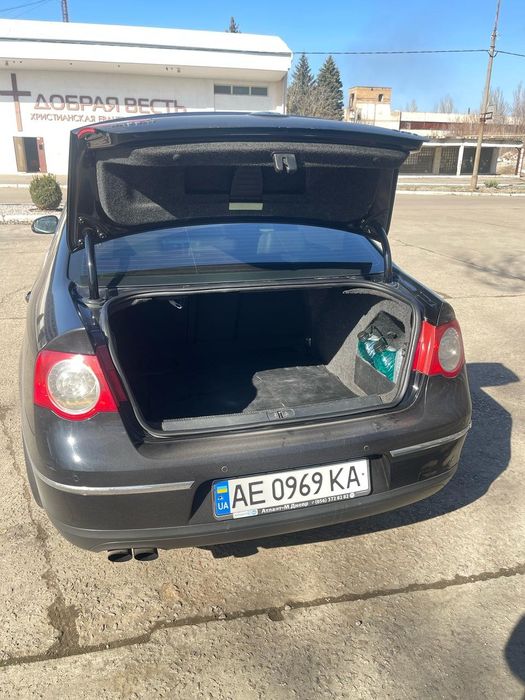 Продам власний автомобіль VOLKSWAGEN PASSAT B6