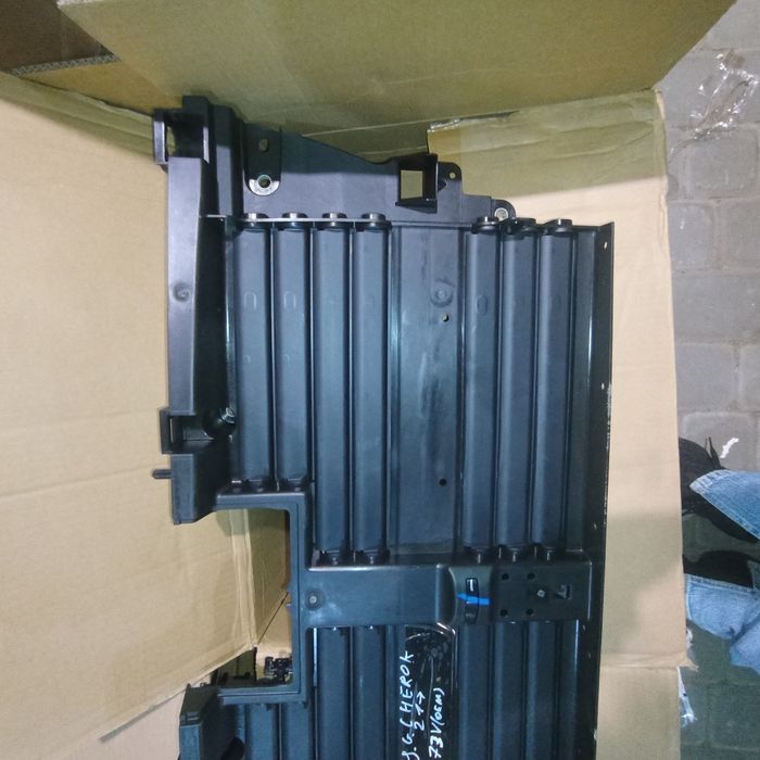 Жалюзі в зборі Jeep Grand Cherokee WL