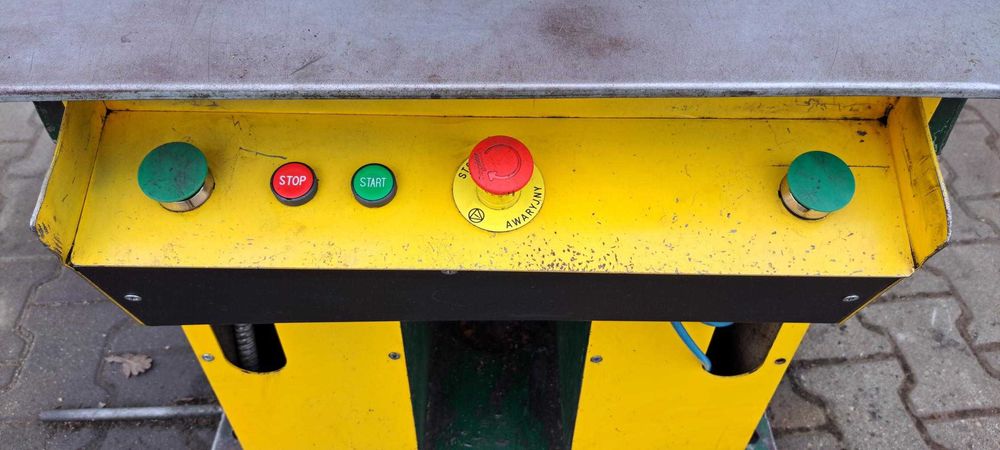 Prasa Hydrauliczna METALLIST П6326 – 40 TON – 1977 r. – STEROWANIE DWUPRZYCISKOWE