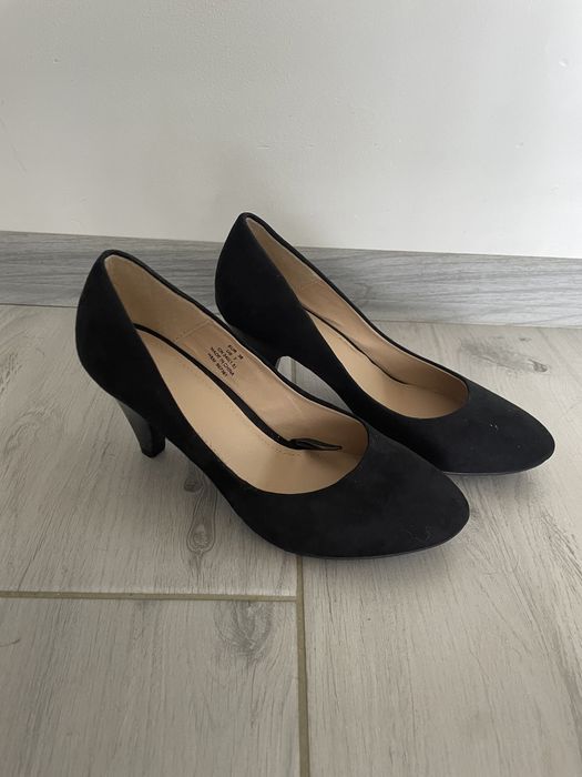 Buty na niskim obcasie 36