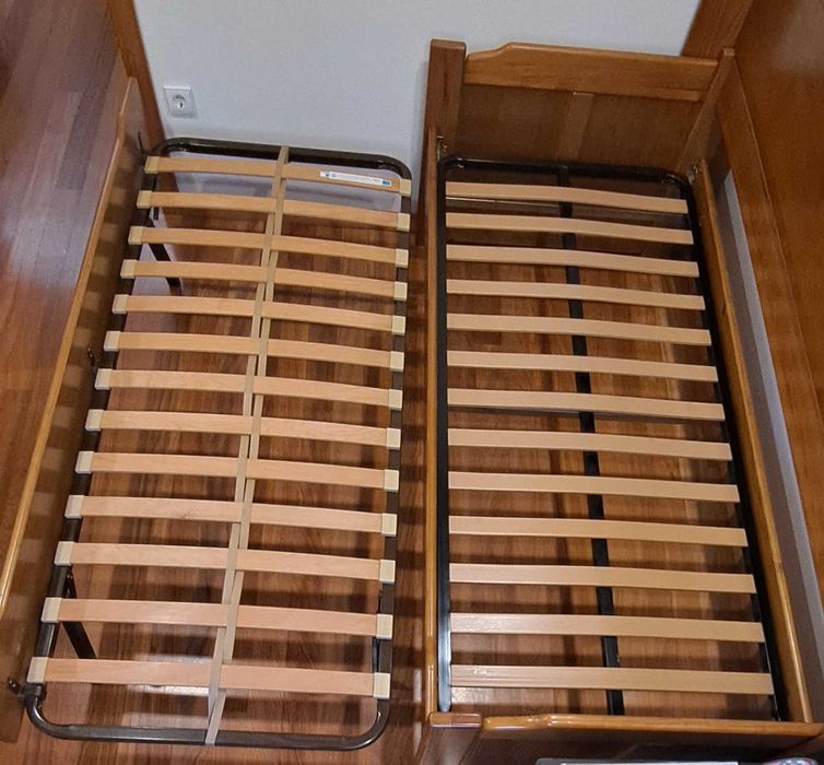 Cama dupla com móvel em pinho maciço como NOVO