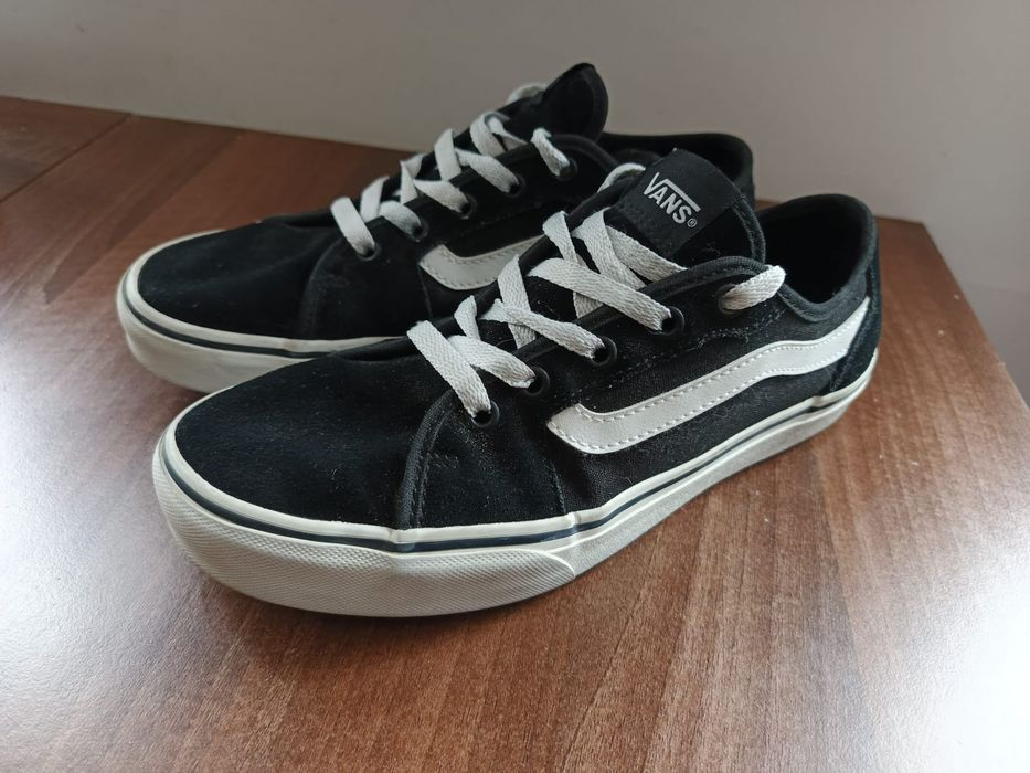 Czarne Vansy r.39