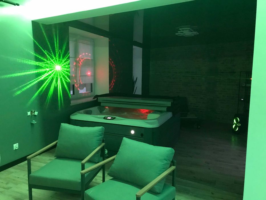 Klimatyczny apartament z prawdziwym Jacuzzi  na wylacznosc