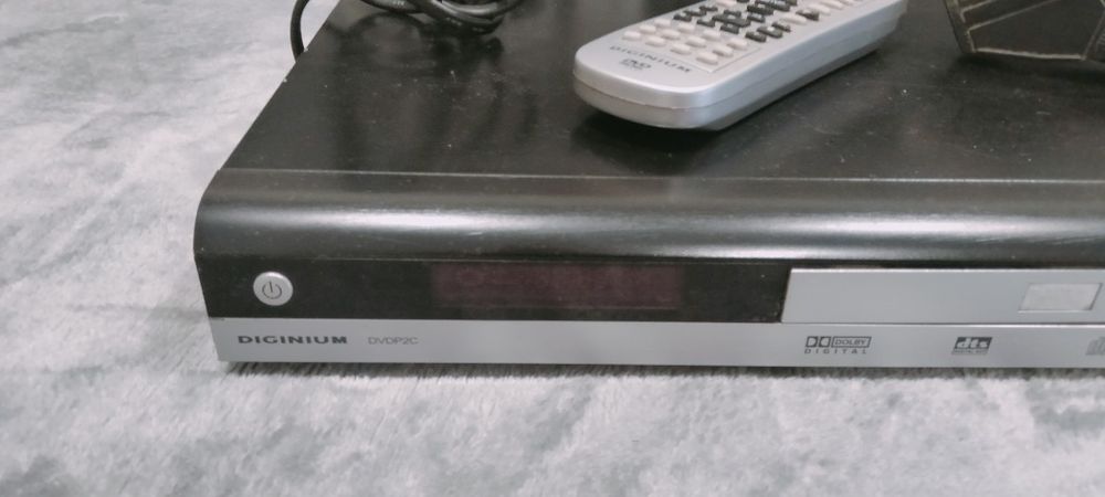 Leitor de DVD com comando+27 dvds dvds