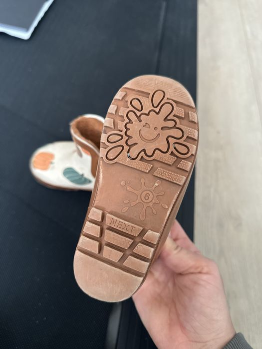Взуття Clarks,Next дівчинка 25-26