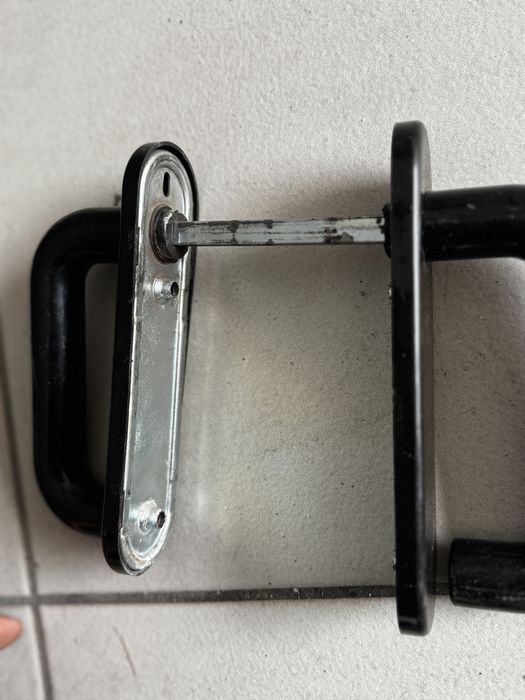 Puxador para porta corta-fogo