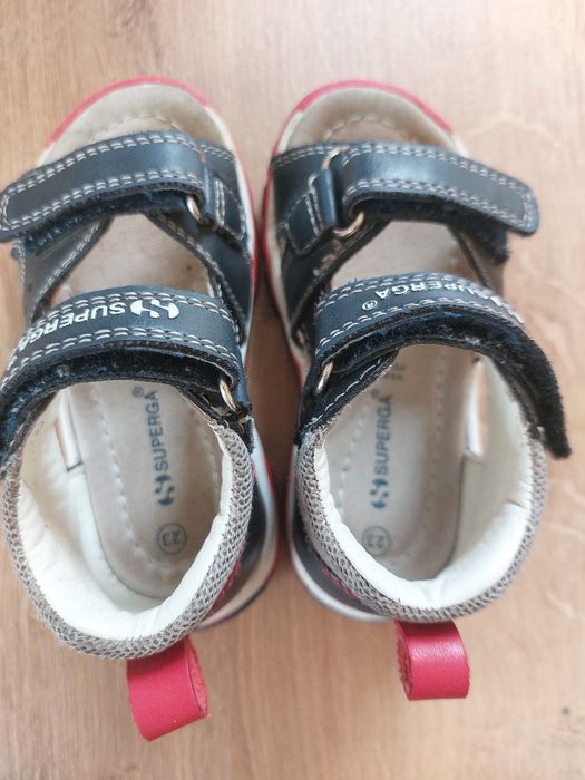 Skórzane sandałki Superga