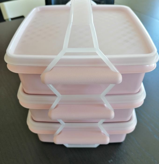 Lancheira com tuperwers nova