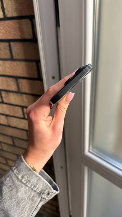 Apple iPhone  16 Pro 128Gb. (Black Titanium)