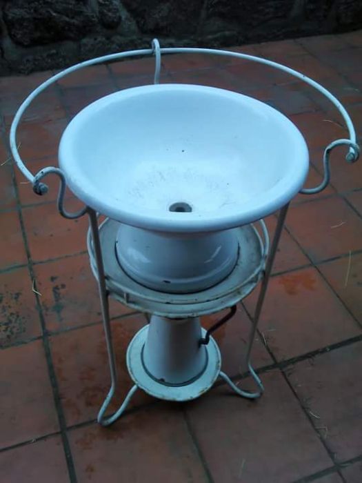Lavatório antigo esmaltado