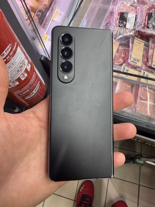 Samsung fold 4 (512)