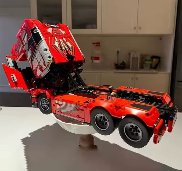 Klocki Lepin/JieStar Ciężarówka Scania 1708 elementów