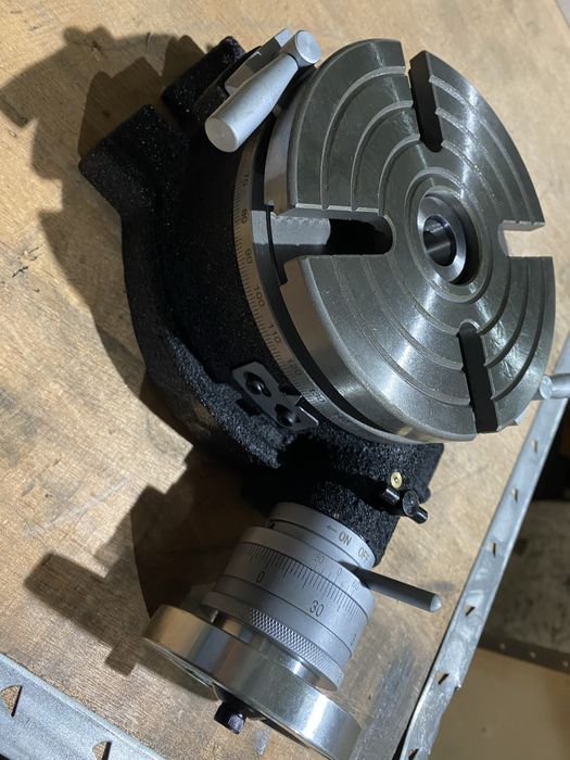 Поворотный стол универсальный синусный 100-250 мм.  фрезерный станок