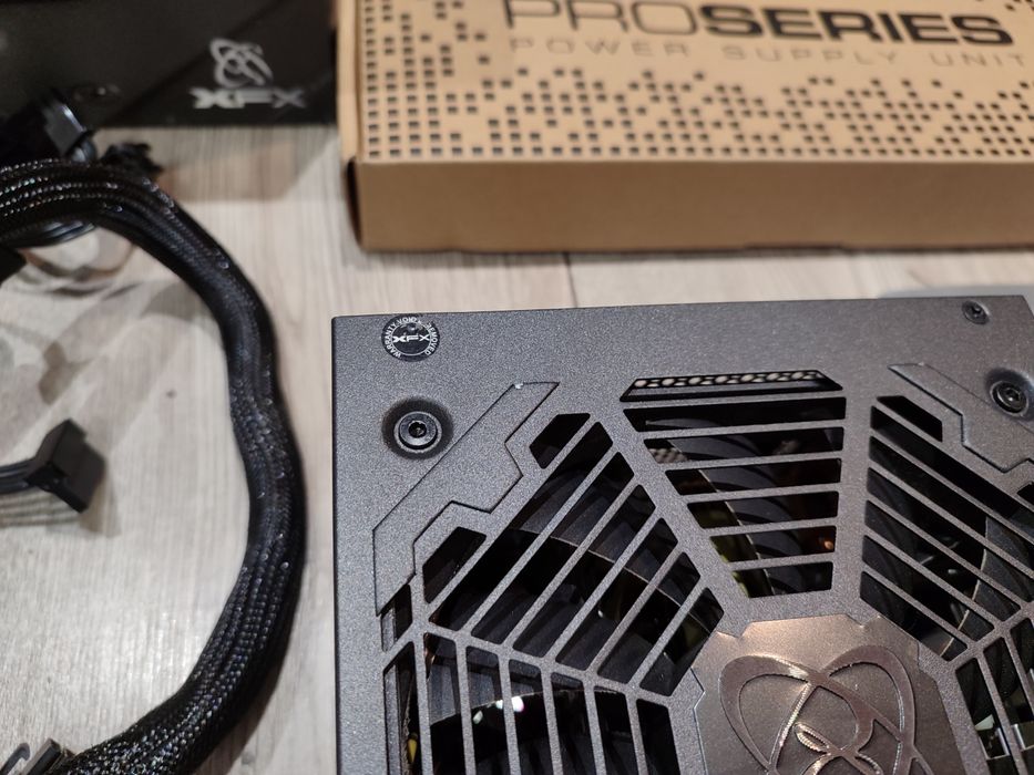 Zasilacz 650w XFX XTR 650 80+ Gold Hybrid Fan Mode modular modular
