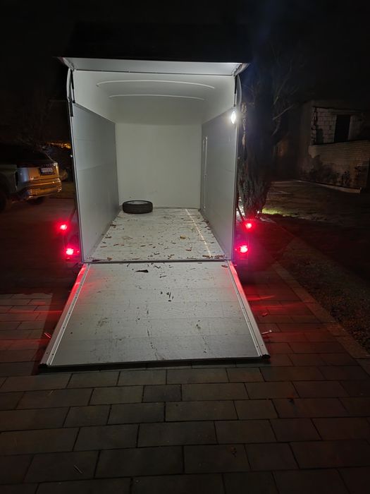 Przyczepa towarowa na wynajem DEBON CHEVAL LIBERTE do przeprowadzki