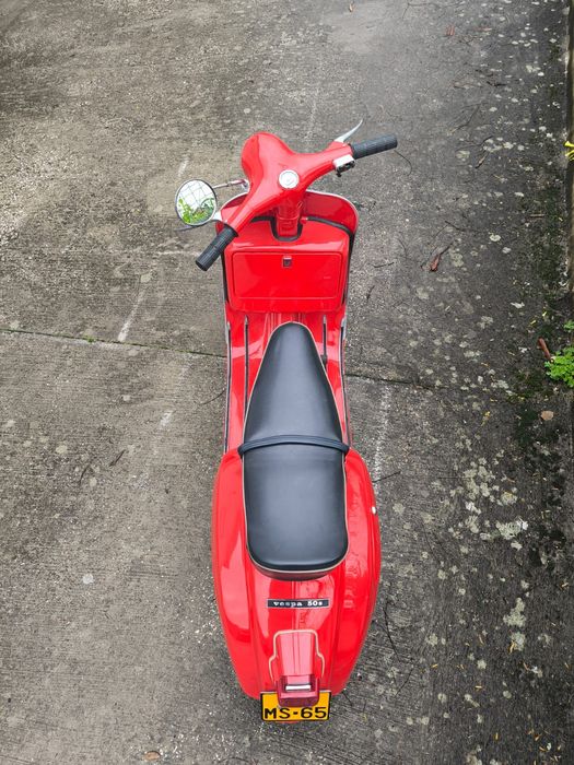 Vespa 50s, troca por trator 40cv