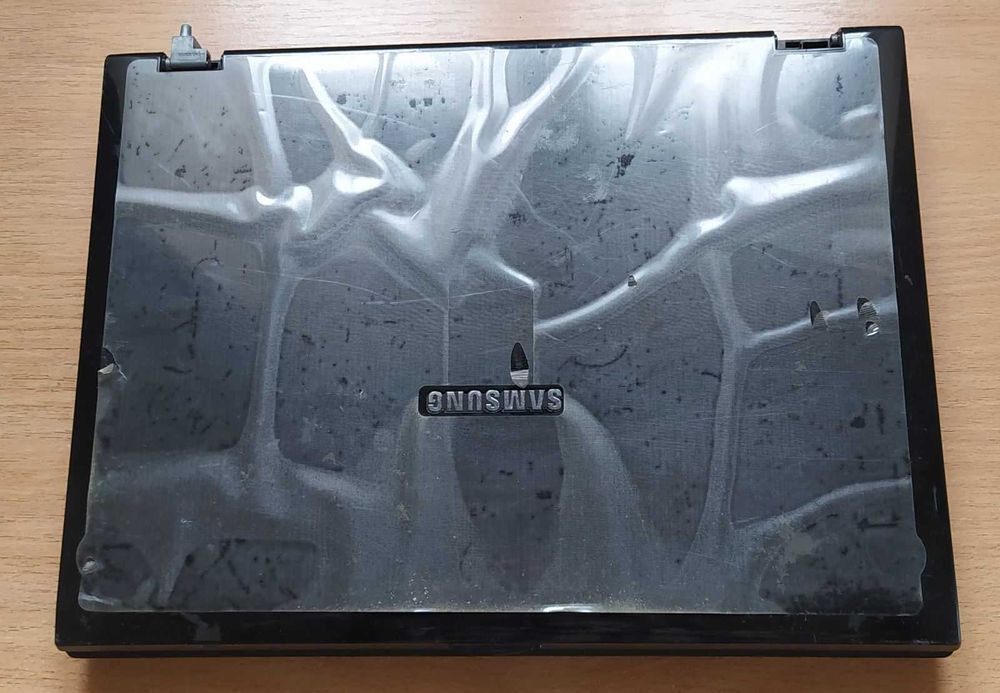 Продам корпус от ноутбука б/у Samsung NP-R60