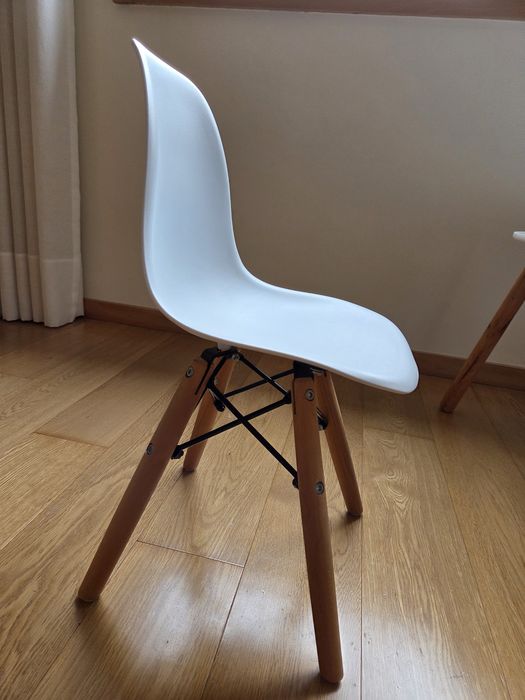 Cadeira e mesa circular criança