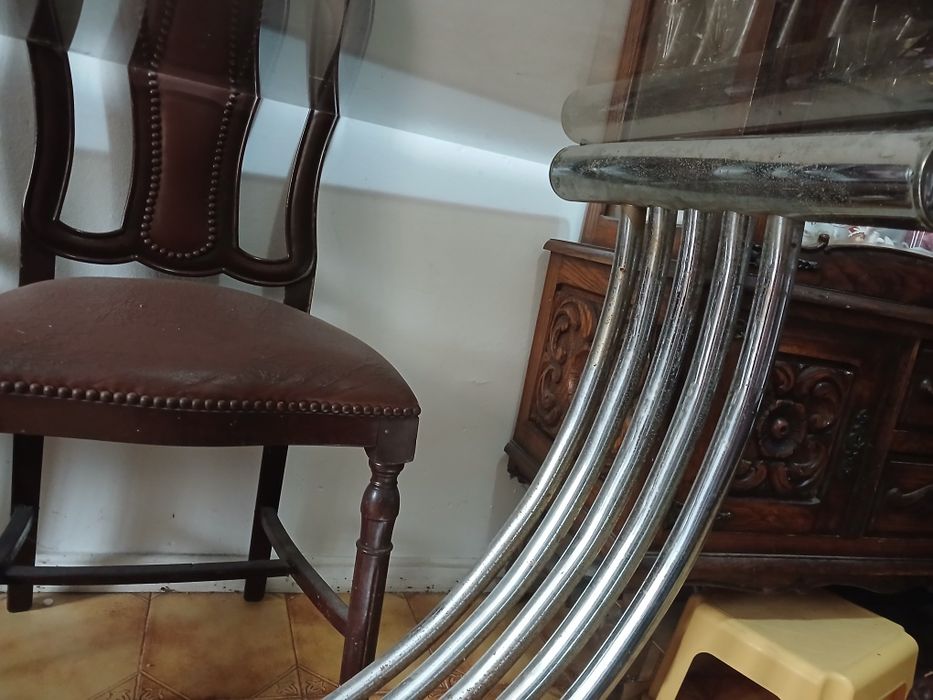 Mesa de vidro temperado castanho