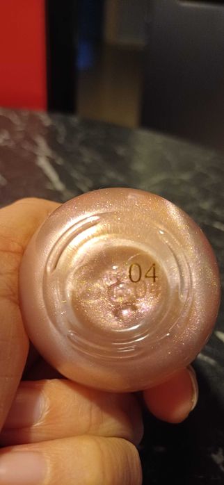 Rozświetlacz Miss Rose nr 04