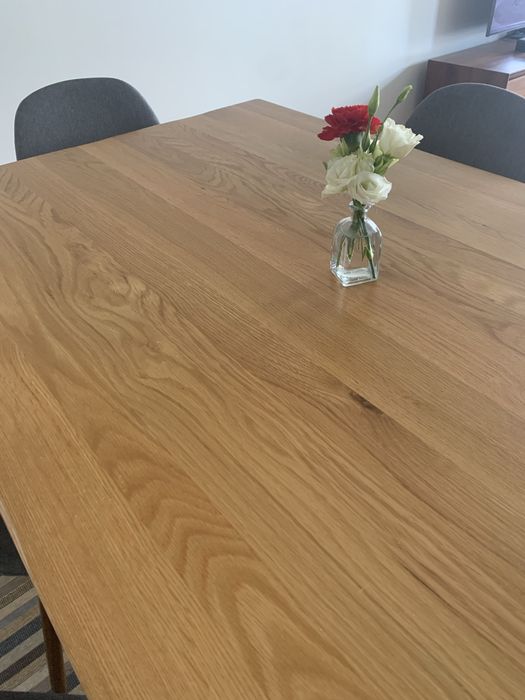 Mesa de refeições de madeira maciça (carvalho) para 6 pessoas