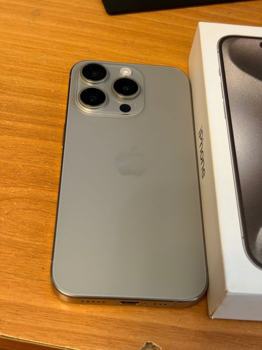 iPhone 15 pro Natural 256