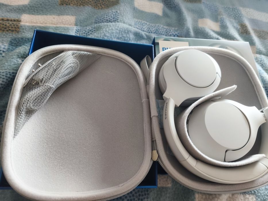 Headphones Philips 8000 series